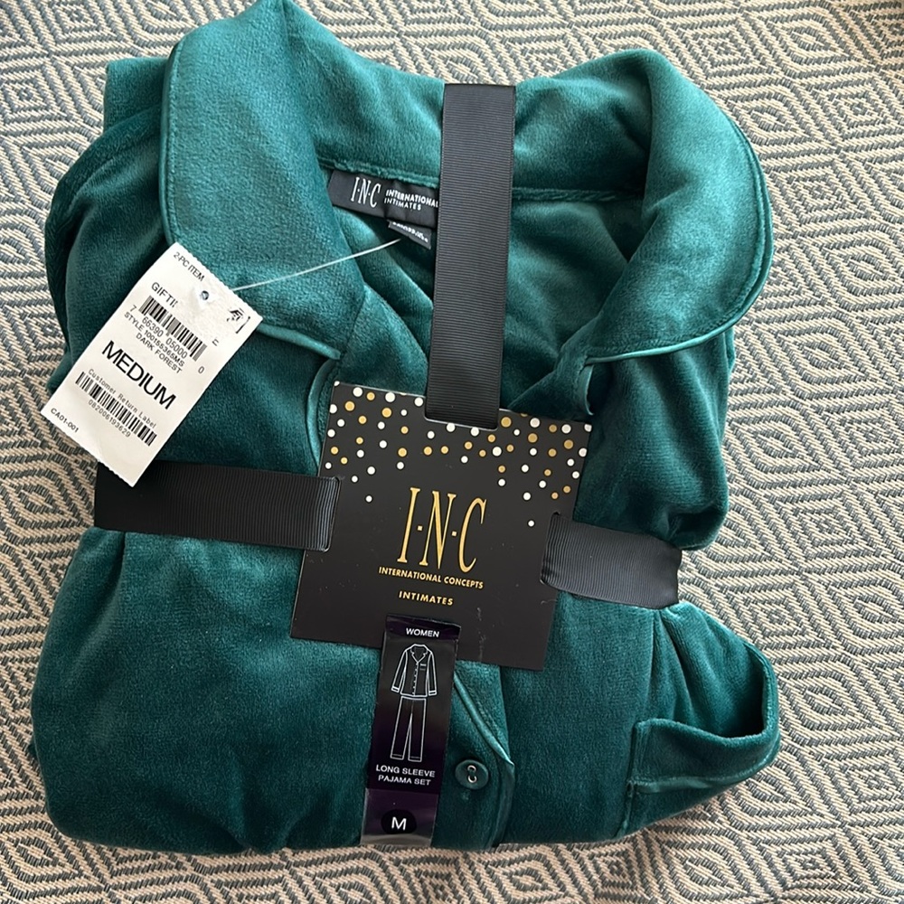 INC Green Velour Pajama Set sz M NWT